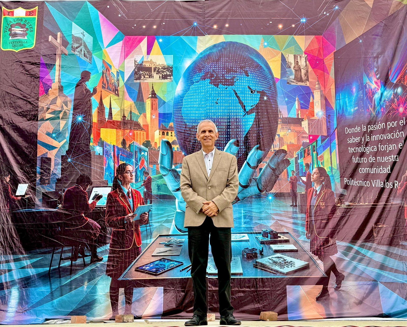 Charla sobre inteligencia artificial y el futuro tecnológico en el Colegio Politécnico Villa Los Reyes, Ventanilla